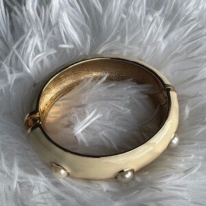 Elegant Cream and Gold Bangle Bracelet